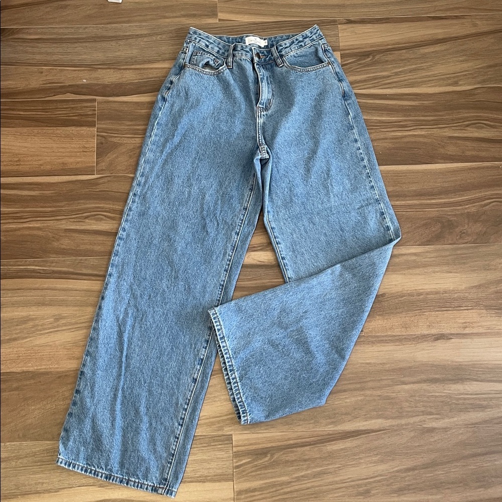 LIKE NEW Windsor Light Blue Straight Leg Jeans with Los Angeles on the back - Picture 5 of 11